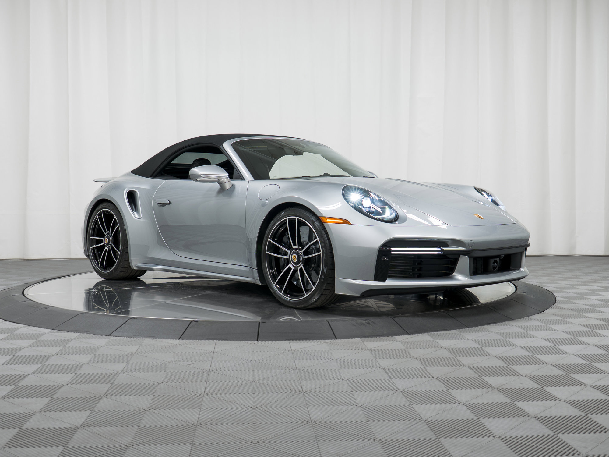 Certified 2025 Porsche 911 Turbo S AWD/4WD image 38