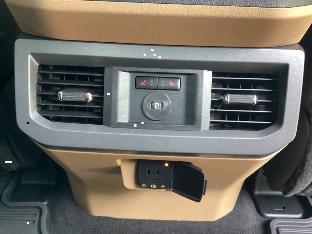 New 2025 Ford F250 Lariat w/ Black Appearance Package image 44