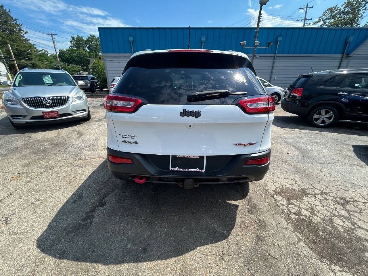 Used 2017 Jeep Cherokee Trailhawk w/ Comfort/Convenience Group AWD/4WD image 11