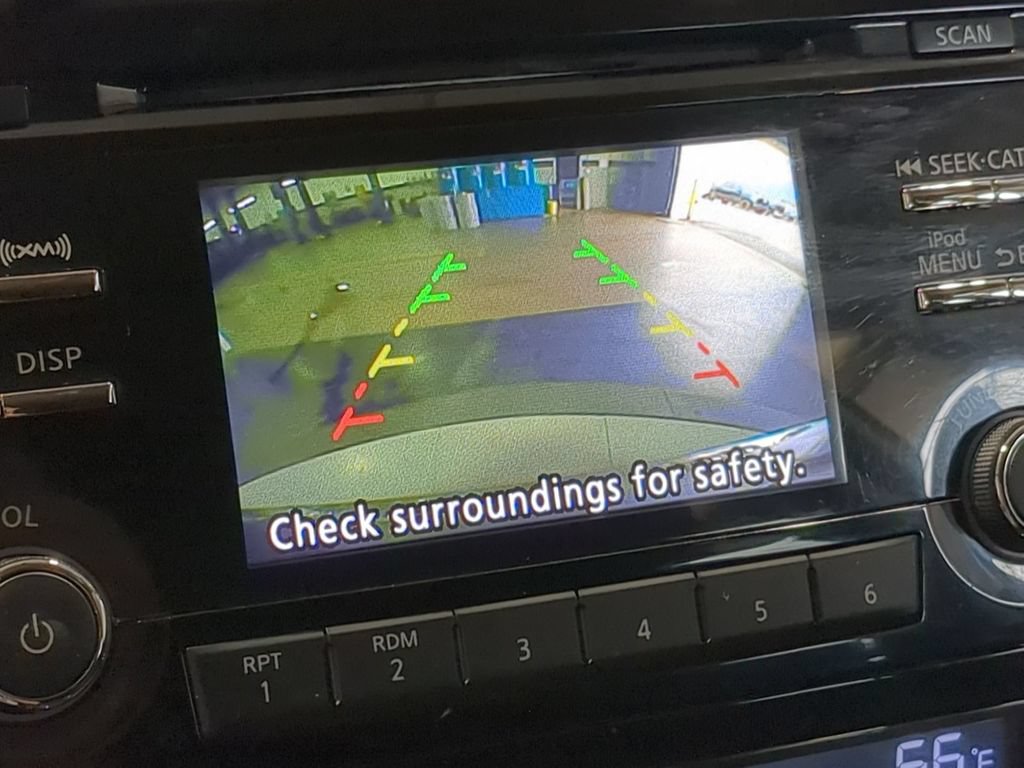 Used 2017 Nissan Rogue SV AWD/4WD image 32