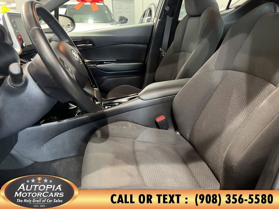 Used 2019 Toyota C-HR XLE FWD image 10
