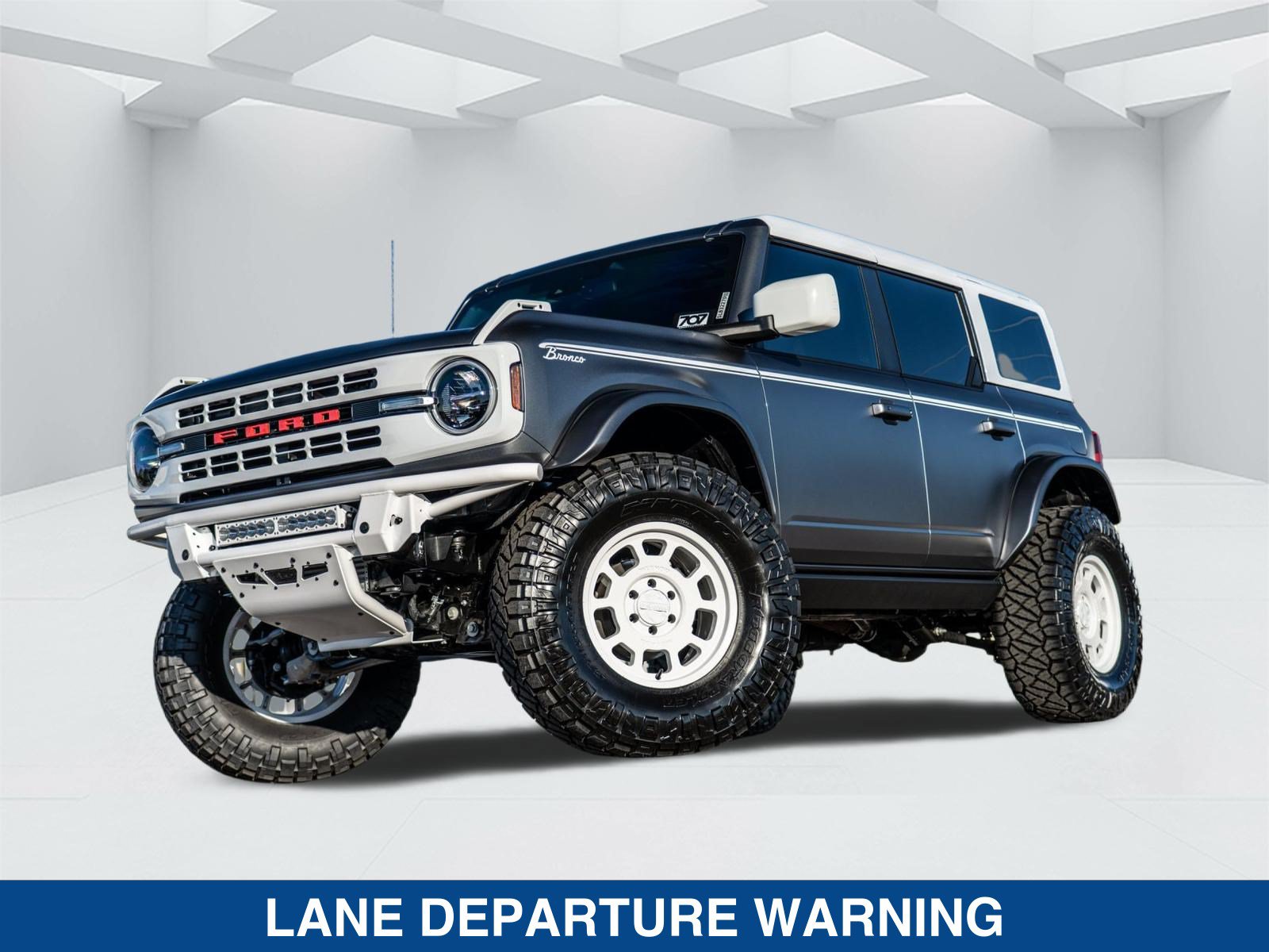 Used 2025 Ford Bronco Heritage Edition AWD/4WD image 8