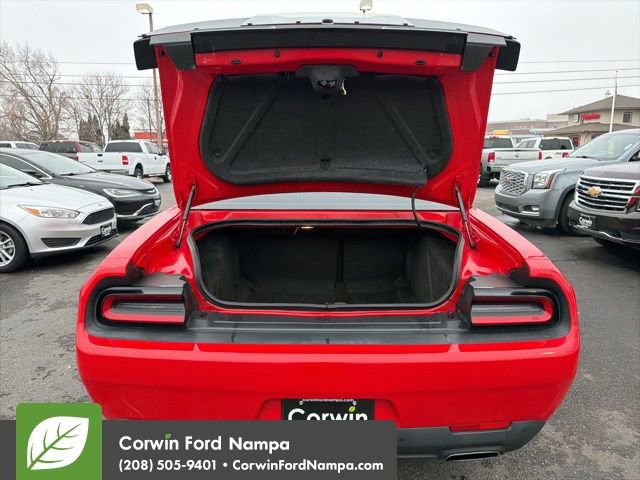 Used 2017 Dodge Challenger SXT w/ Blacktop Package image 28