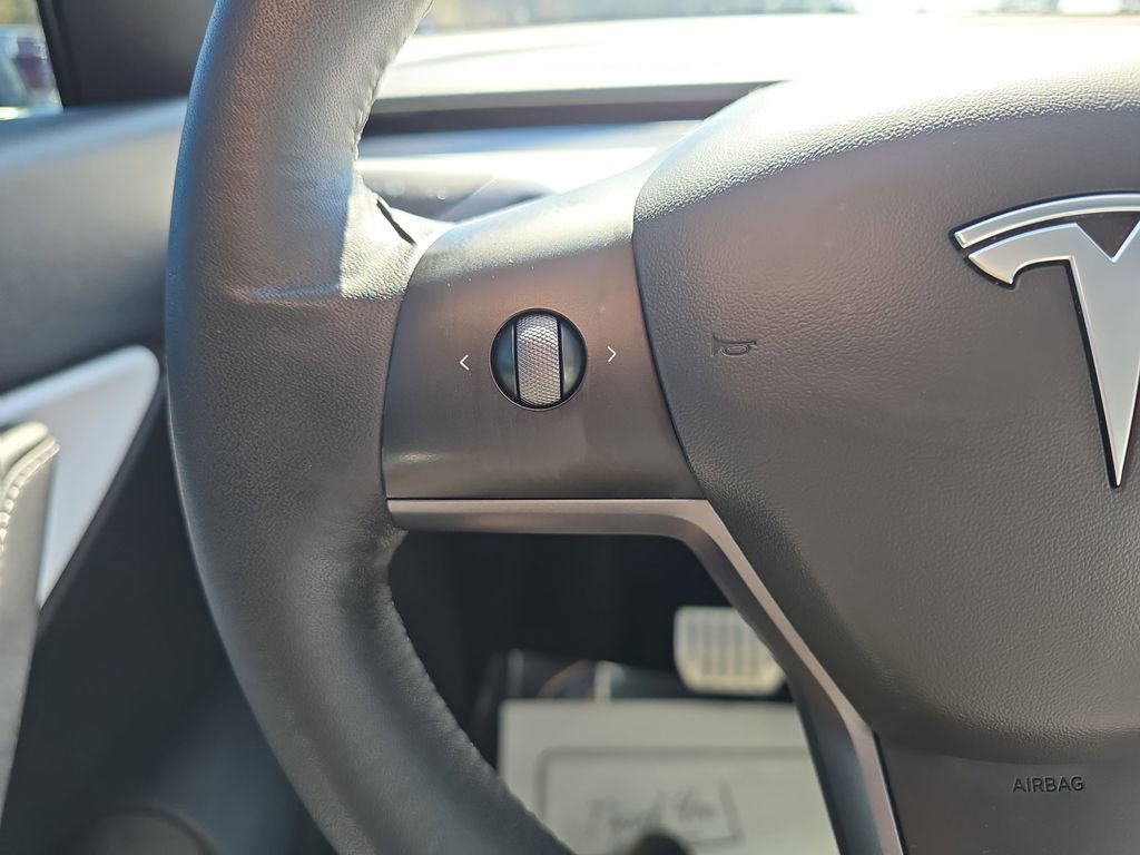 Used 2021 Tesla Model Y Performance image 21