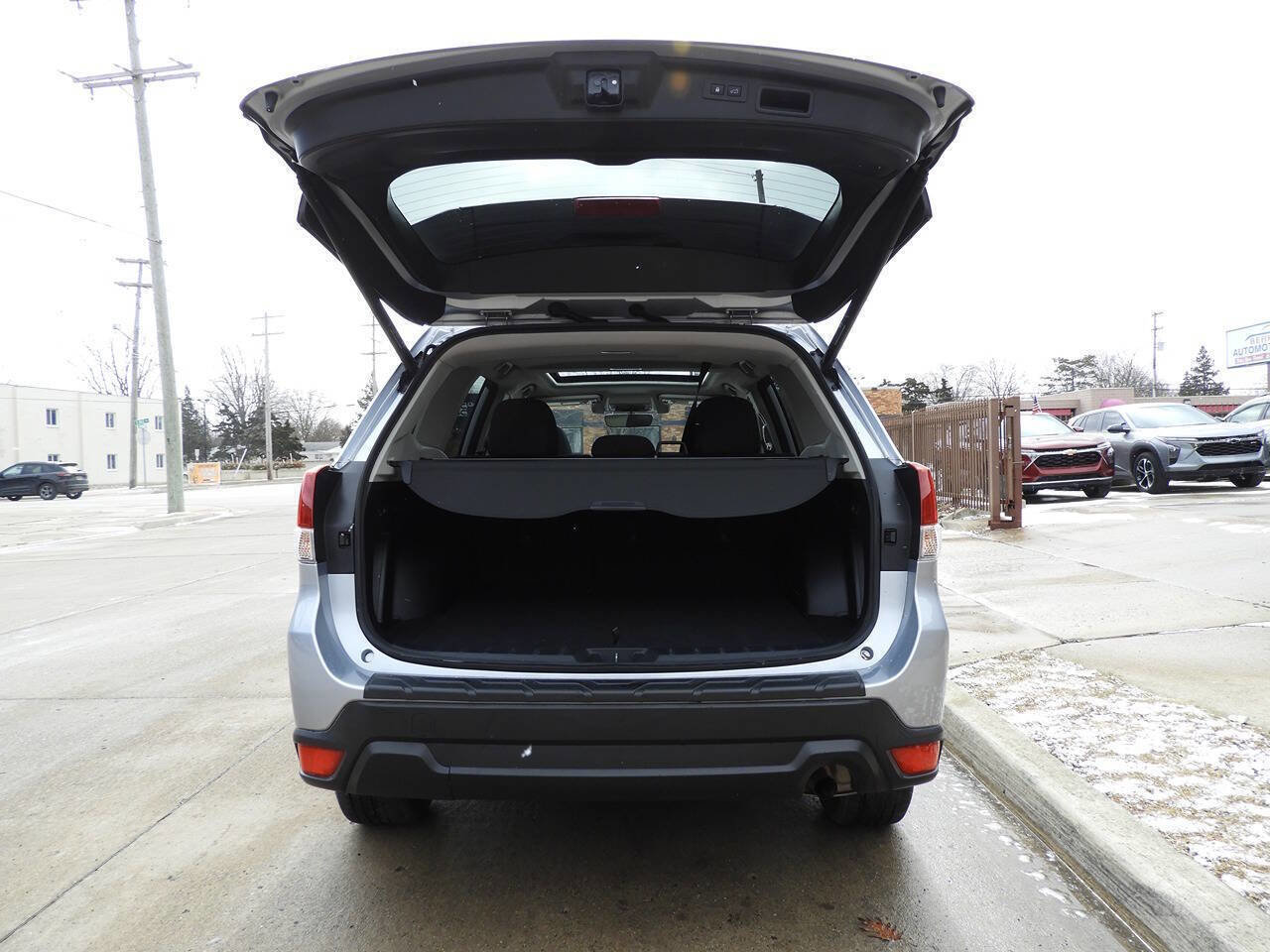Used 2021 Subaru Forester Premium image 23
