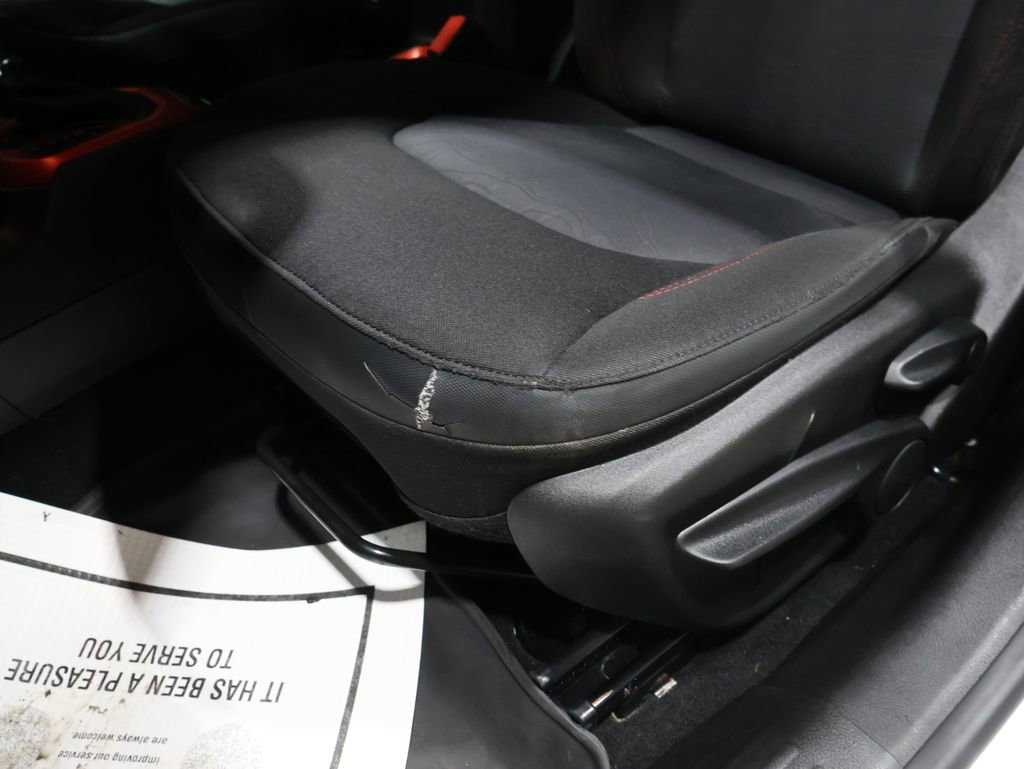 Used 2015 Jeep Renegade Trailhawk image 12