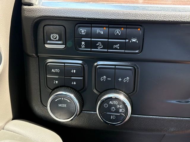 Used 2025 Chevrolet Tahoe Z71 AWD/4WD image 26