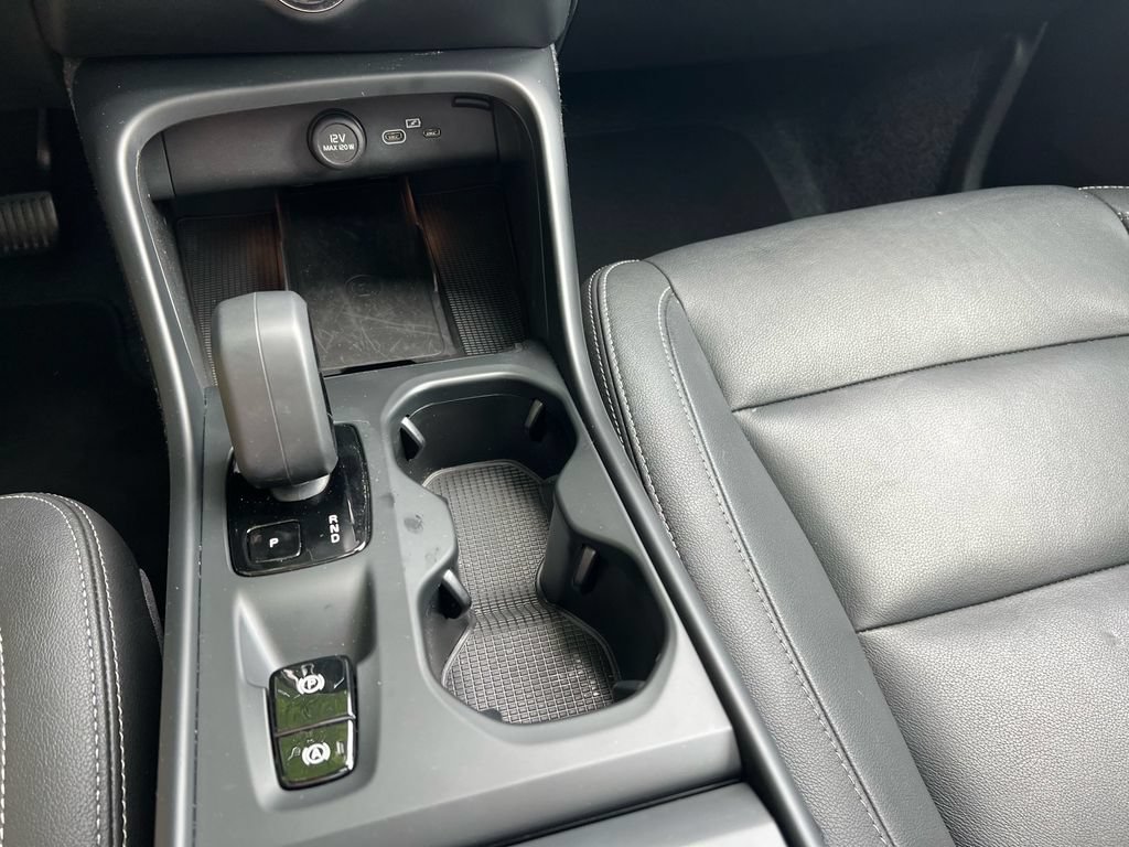 Certified 2025 Volvo XC40 B5 Core AWD/4WD image 20