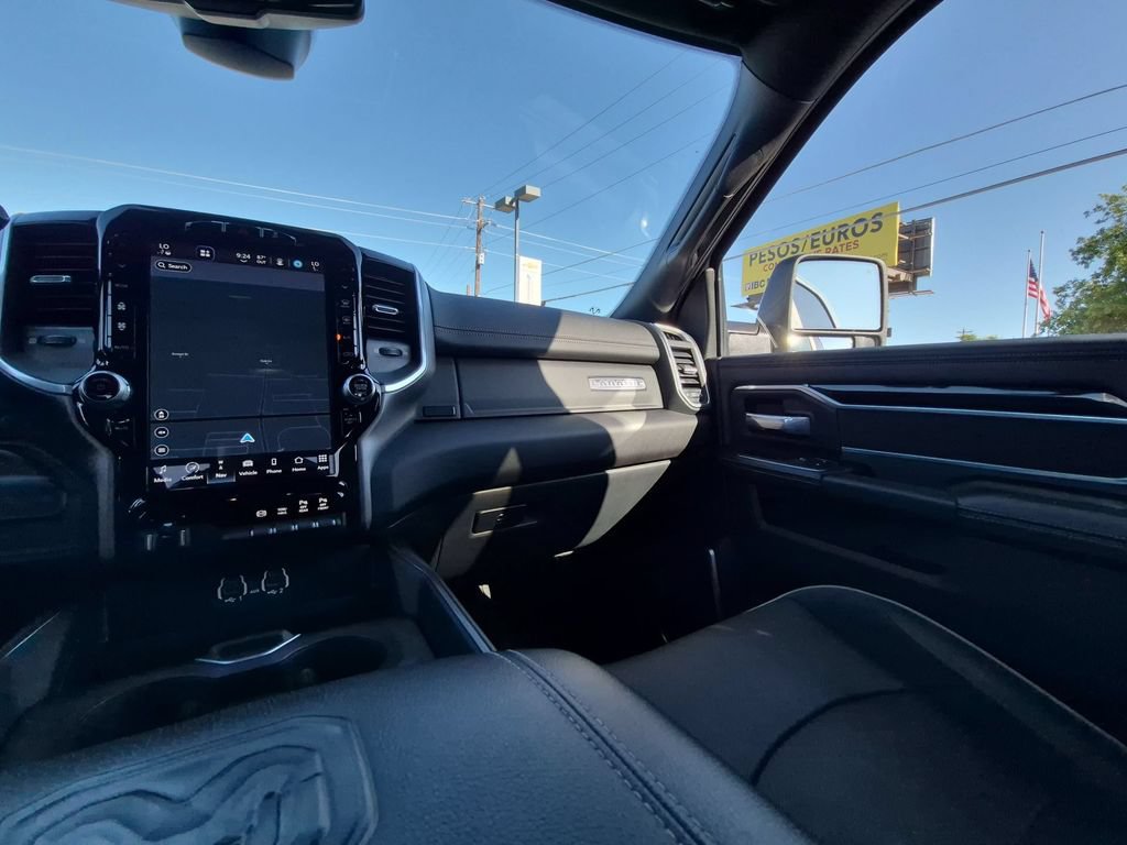 Used 2023 RAM 2500 Laramie AWD/4WD image 3
