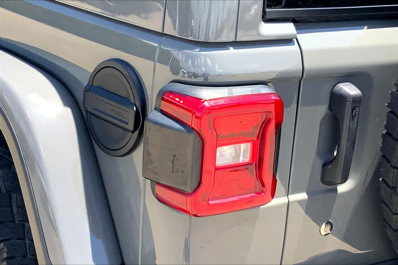 Used 2020 Jeep Wrangler Rubicon AWD/4WD image 25