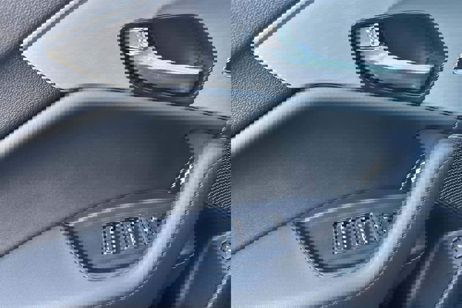 Certified 2025 Acura TLX w/ Technology Package image 10