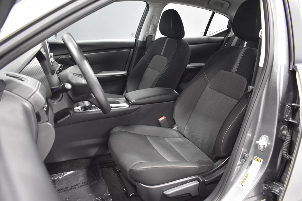 Certified 2023 Nissan Sentra SV FWD image 5