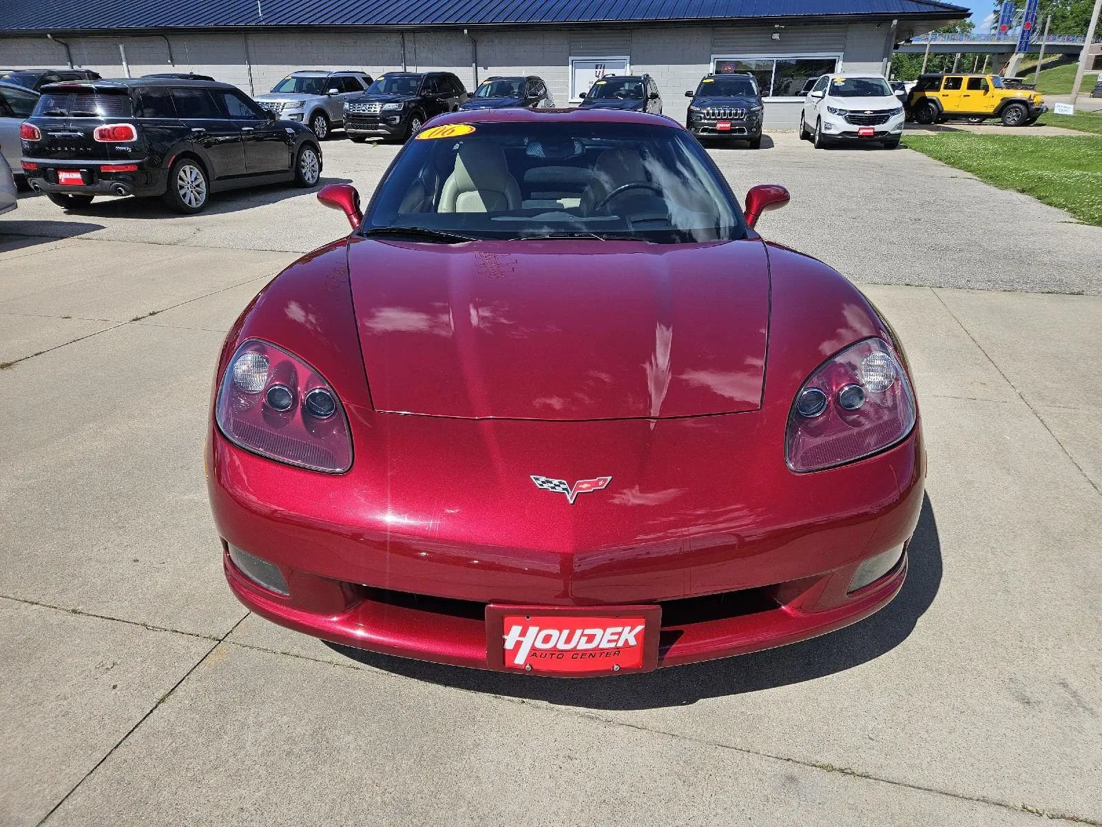Used 2006 Chevrolet Corvette Coupe w/ Preferred Equipment Group RWD image 2