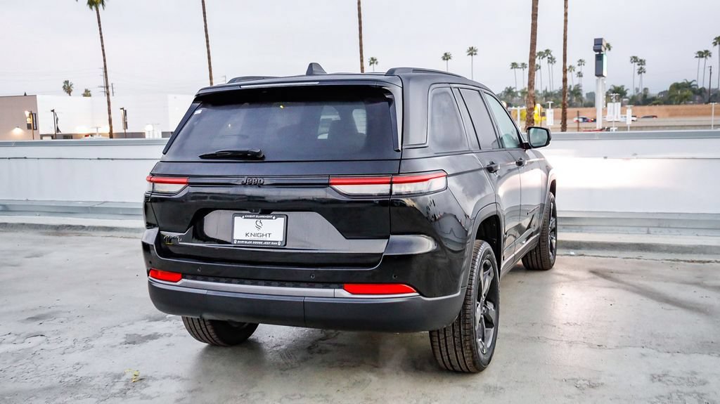 New 2026 Jeep Grand Cherokee Limited w/ Limited Altitude Package AWD/4WD image 9