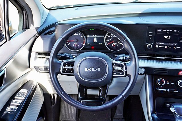 Used 2024 Kia Carnival LX FWD image 20