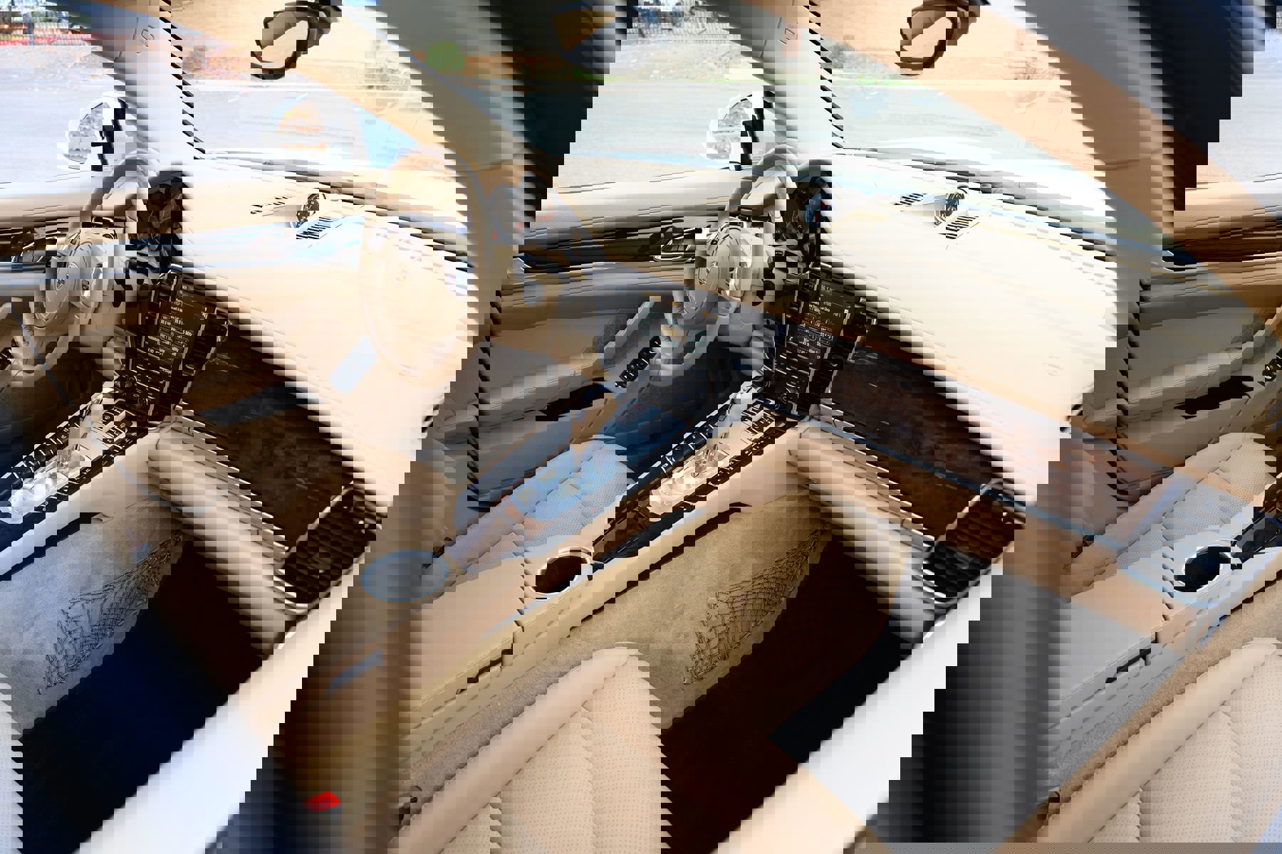 Used 2015 Porsche Panamera 4 image 13