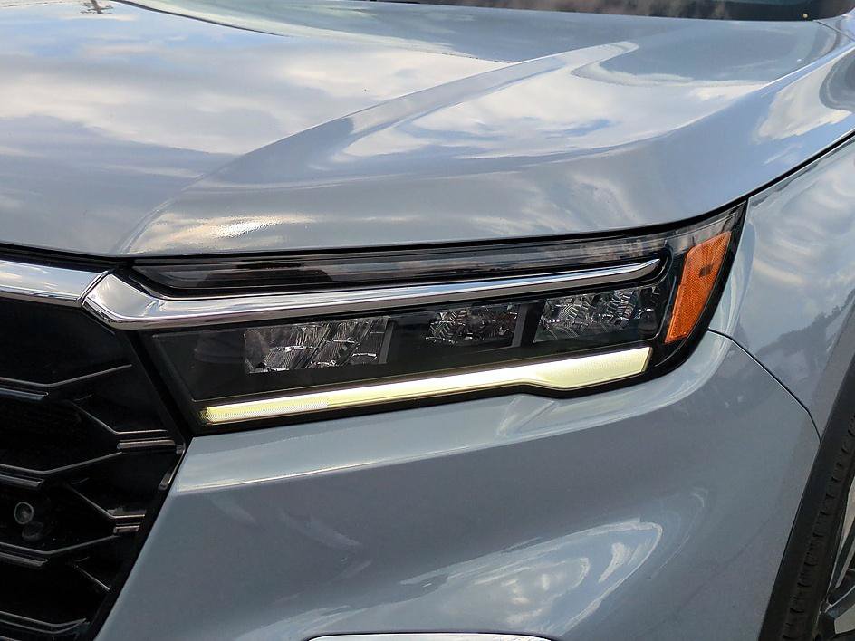 Used 2024 Honda Pilot Touring image 9