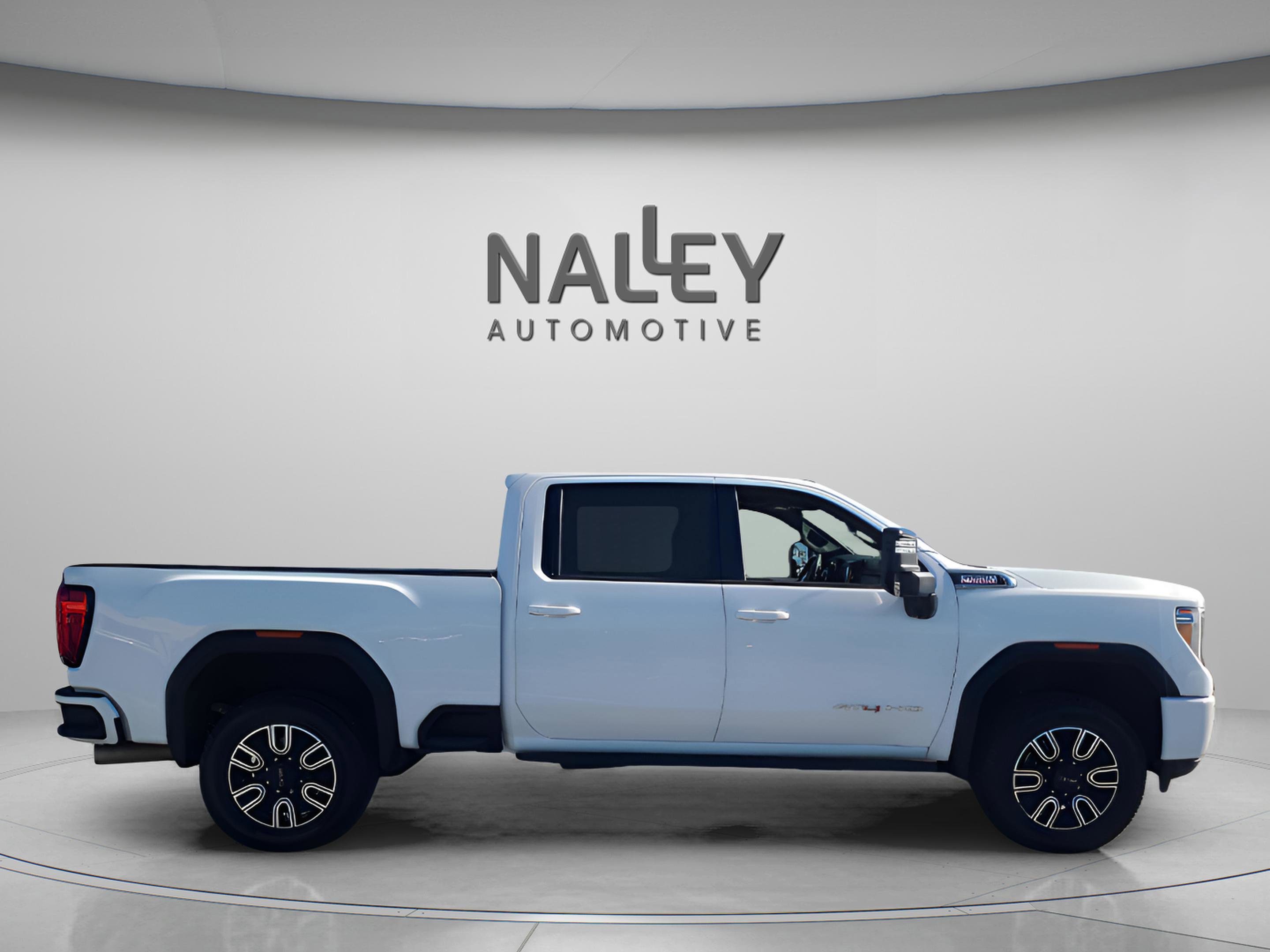 Used 2021 GMC Sierra 2500 AT4 w/ AT4 Premium Plus Package image 7