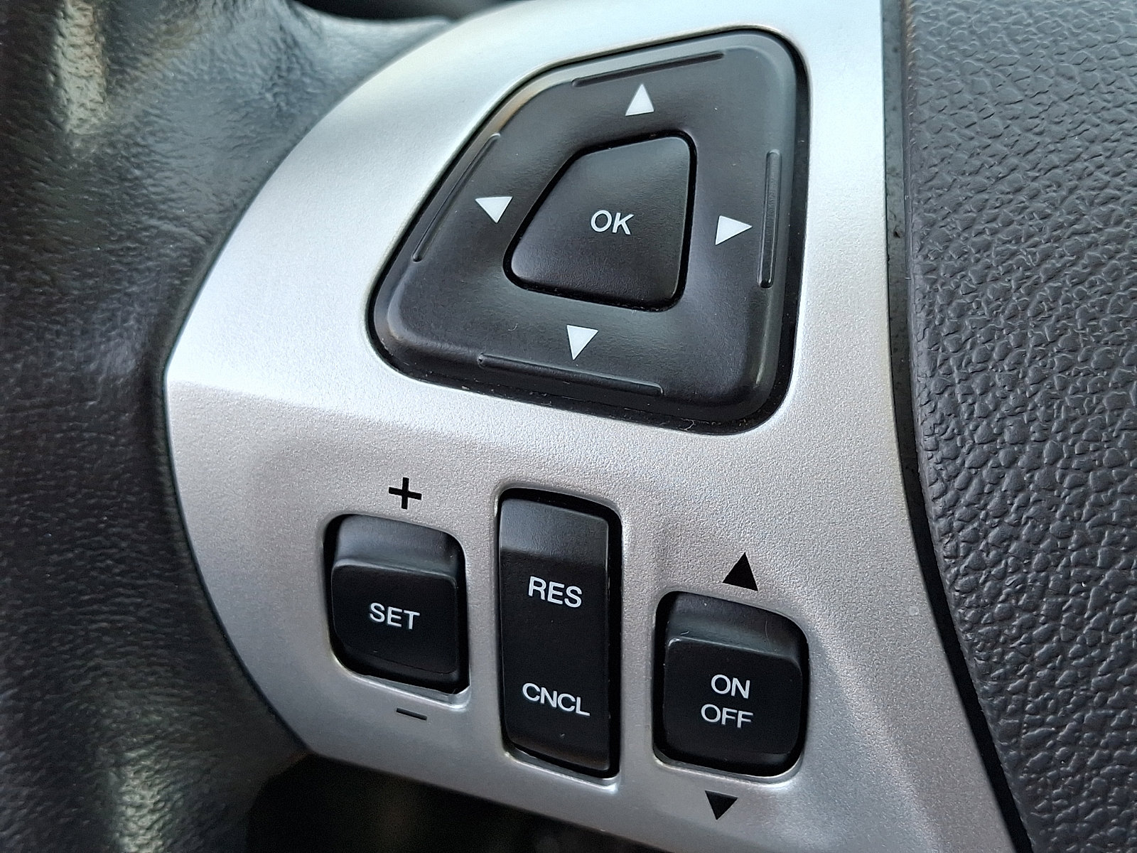 Used 2013 Ford Edge Limited AWD/4WD image 23