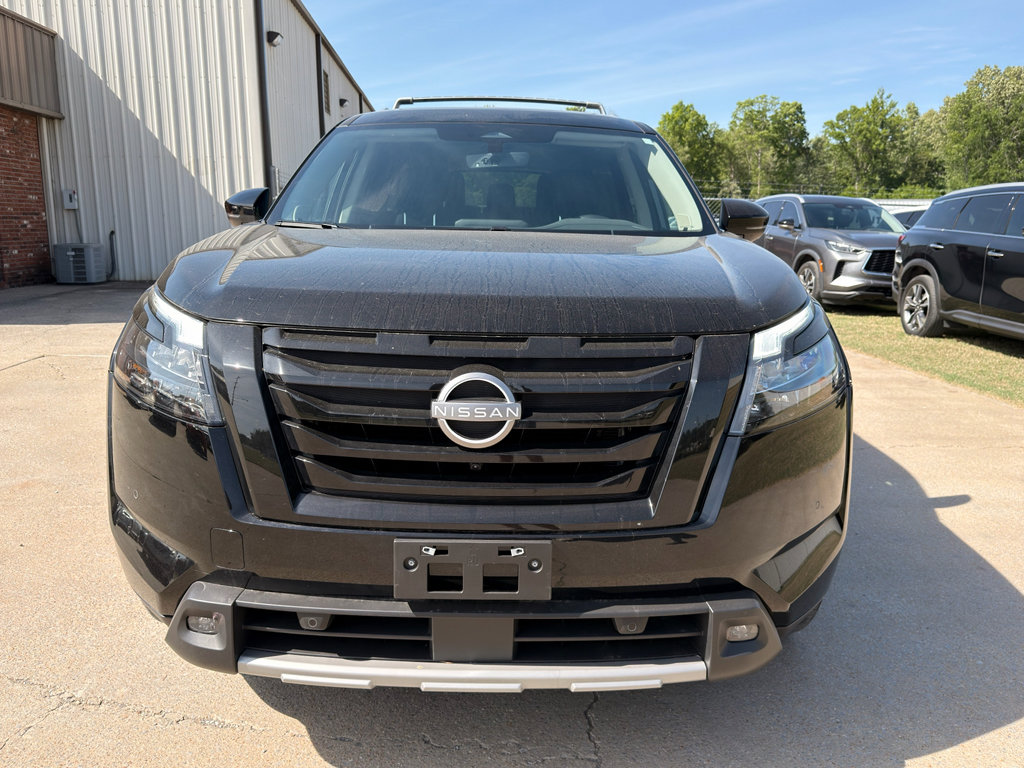 Used 2025 Nissan Pathfinder SL w/ SL Premium Package AWD/4WD image 8