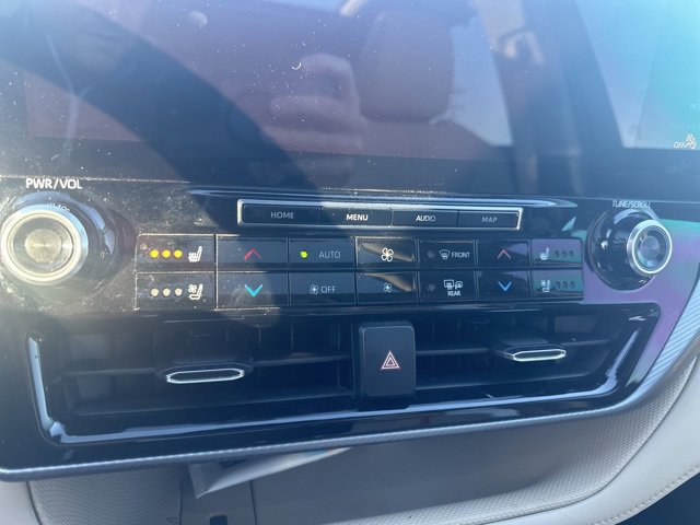 Used 2020 Toyota Highlander Platinum image 18