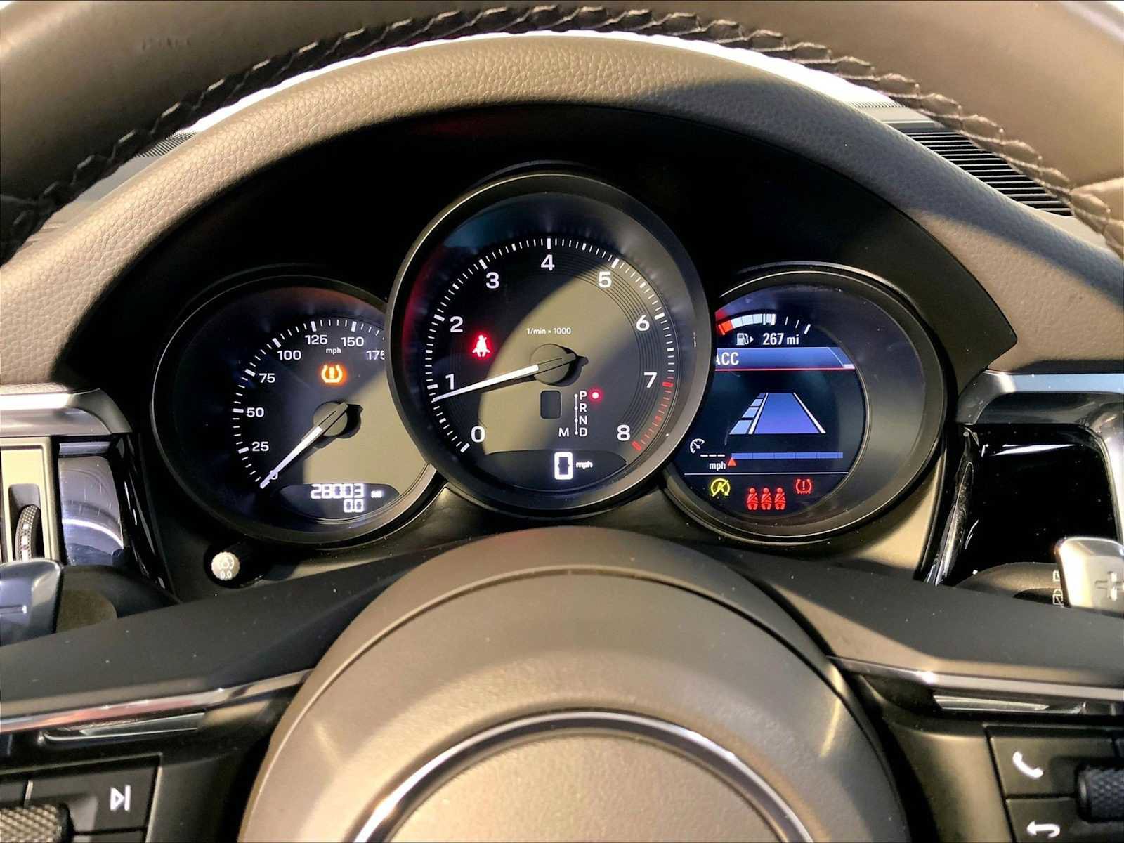 Certified 2023 Porsche Macan image 29