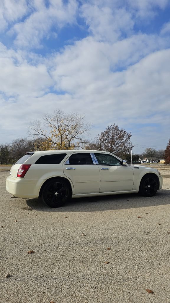 Used 2005 Dodge Magnum SE RWD image 3