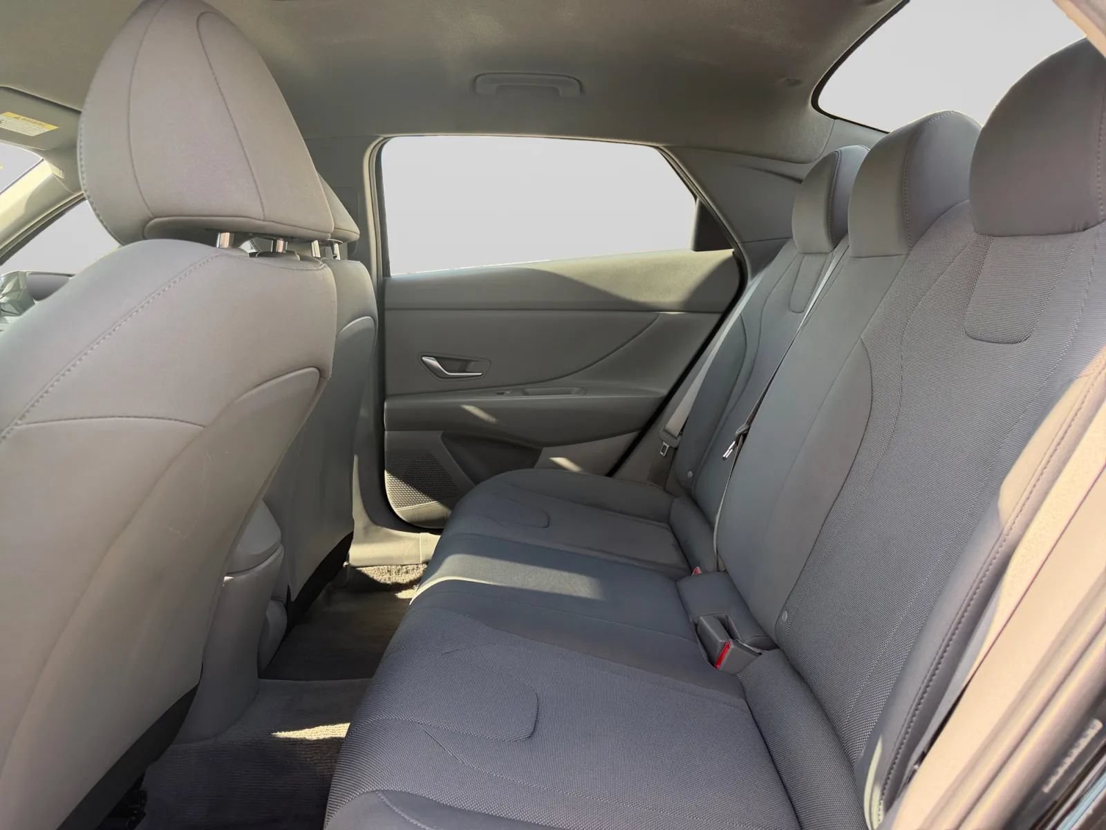Used 2023 Hyundai Elantra SE w/ Preferred Accessory Package FWD image 26
