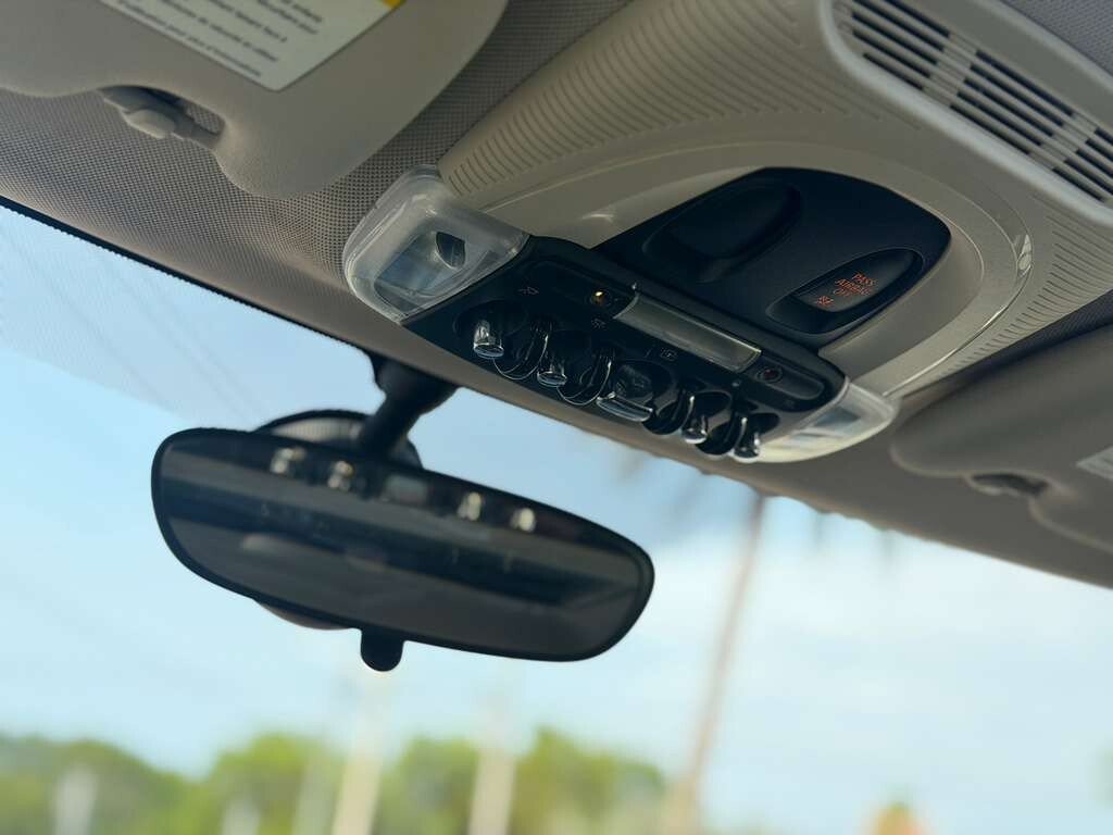 Used 2019 MINI Cooper 2-Door Hardtop FWD image 19