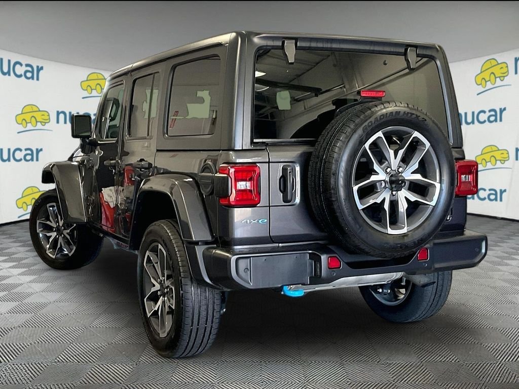 Used 2024 Jeep Wrangler Unlimited w/ Convenience Group AWD/4WD image 3