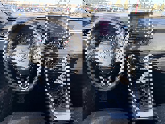 Used 2021 Toyota RAV4 XLE w/ Convenience Package image 14