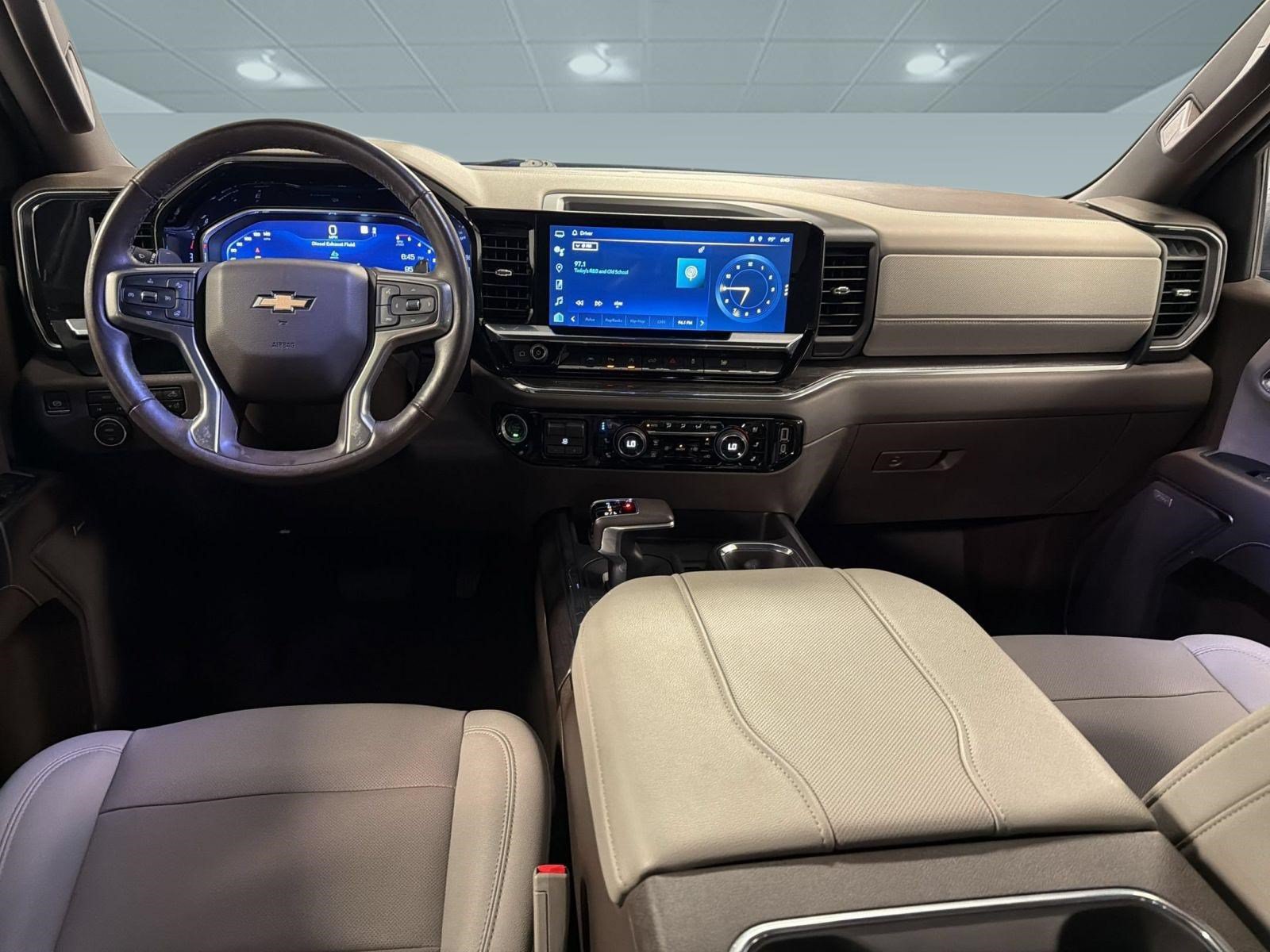 Used 2023 Chevrolet Silverado 1500 LTZ AWD/4WD image 16