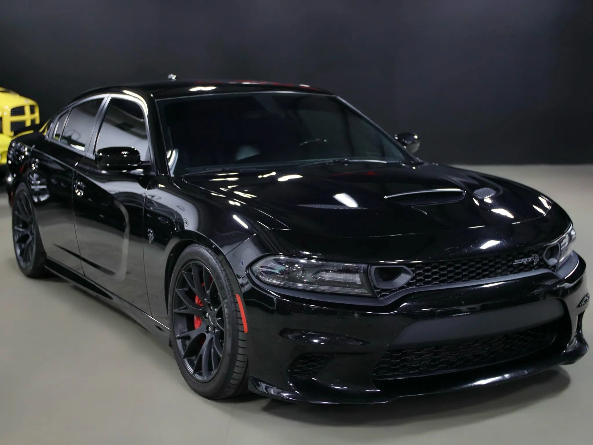 Used 2019 Dodge Charger SRT Hellcat w/ Navigation & Travel Group image 2