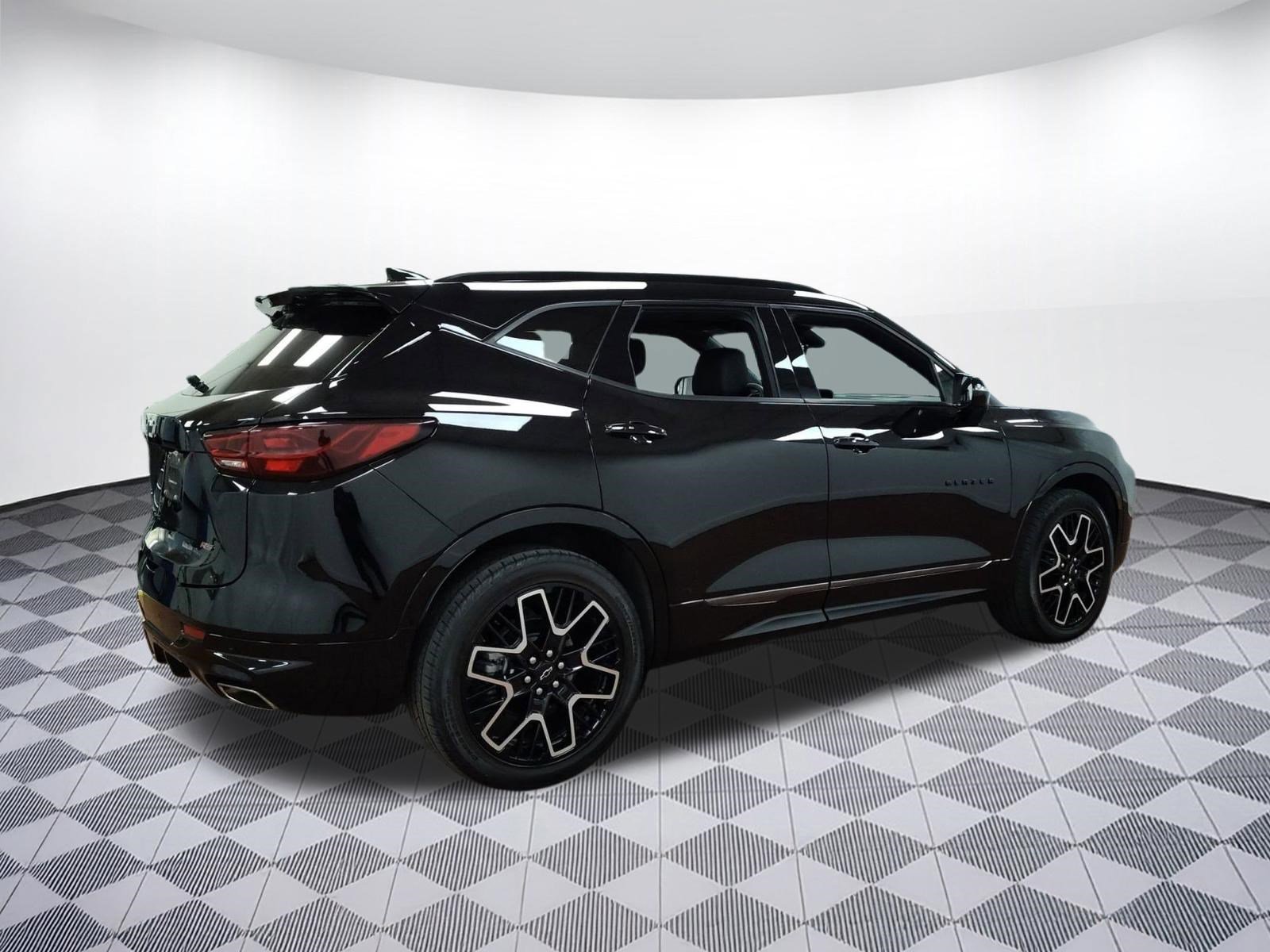 Used 2024 Chevrolet Blazer RS w/ Driver Confidence II Package image 8