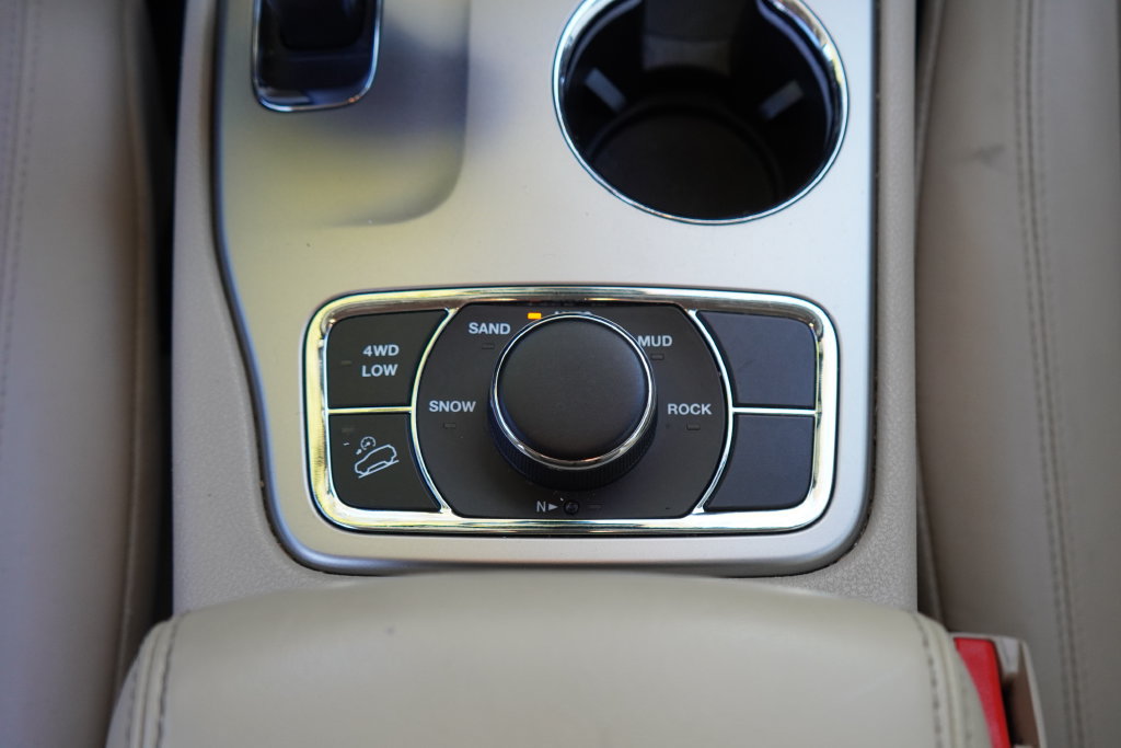 Used 2015 Jeep Grand Cherokee Limited AWD/4WD image 22
