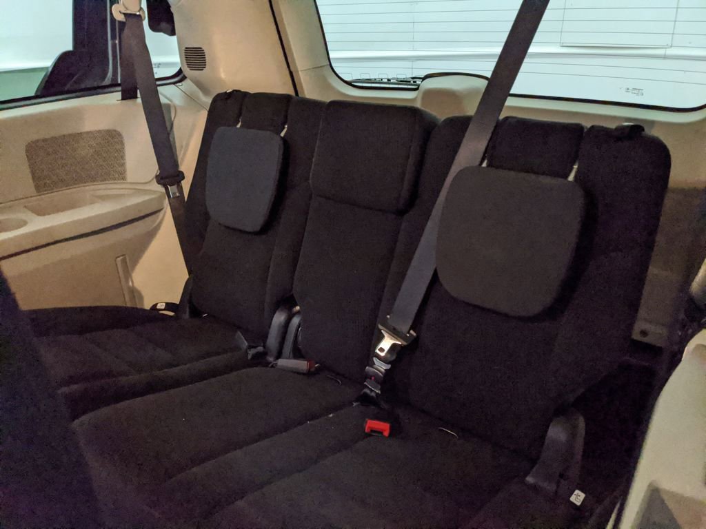 Used 2018 Dodge Grand Caravan SE w/ UConnect Hands-Free Group image 17
