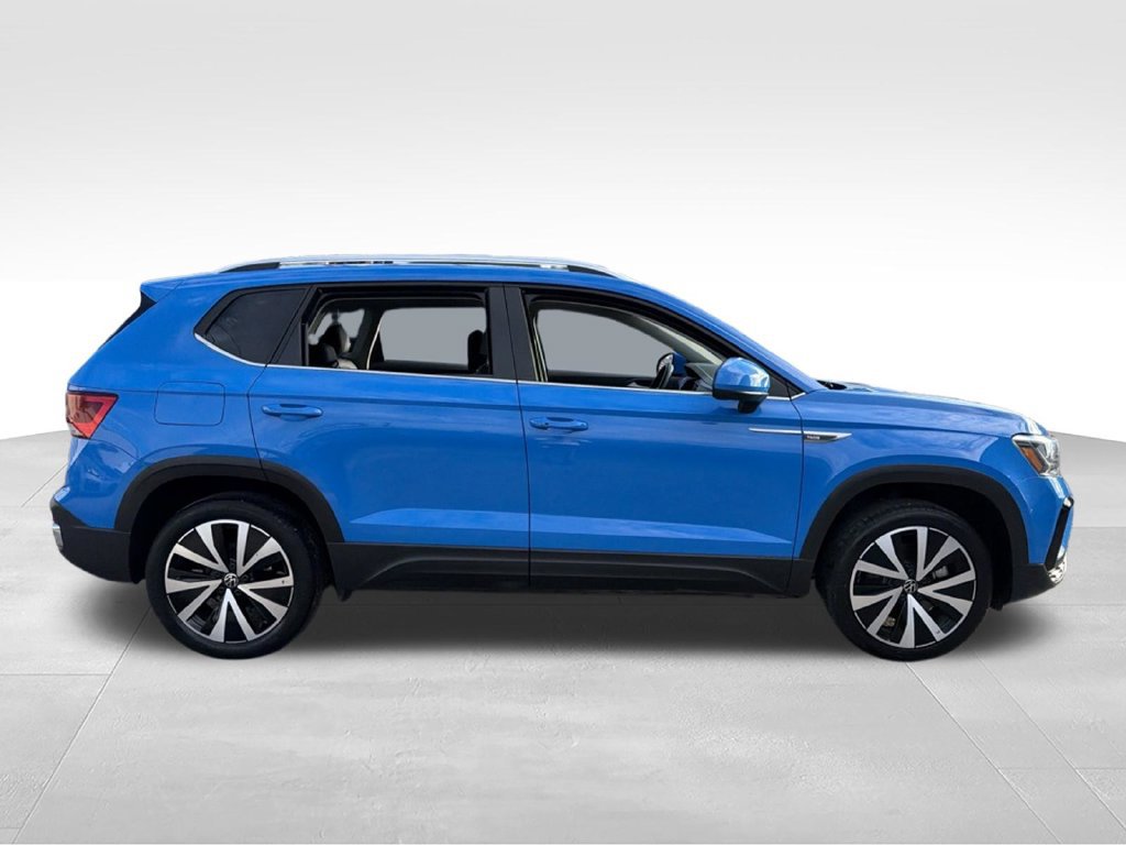 Used 2024 Volkswagen Taos SE FWD image 11
