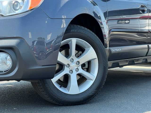Used 2013 Subaru Outback 2.5i Limited AWD/4WD image 2