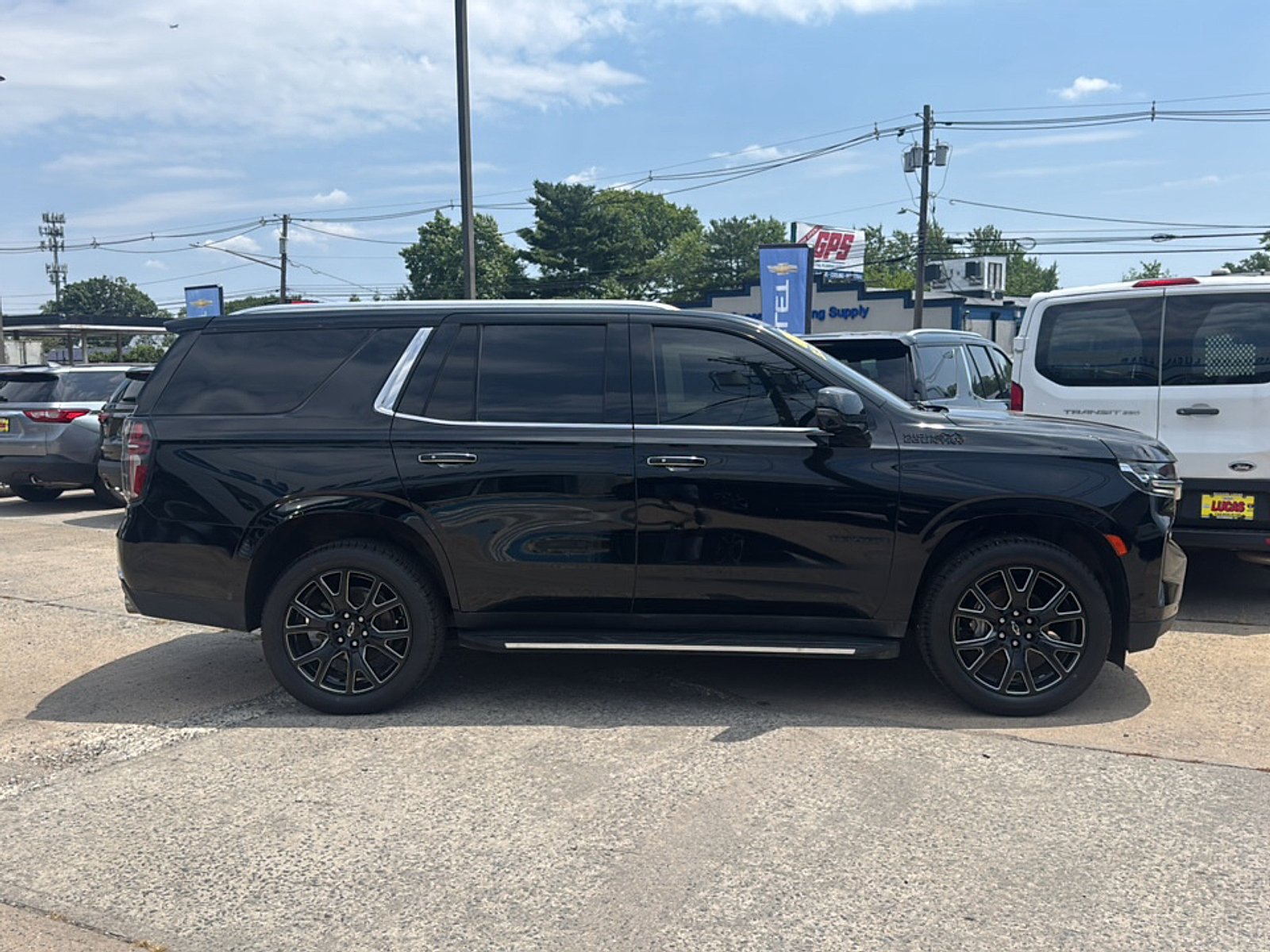 Used 2024 Chevrolet Tahoe High Country w/ Advanced Technology Package AWD/4WD image 9