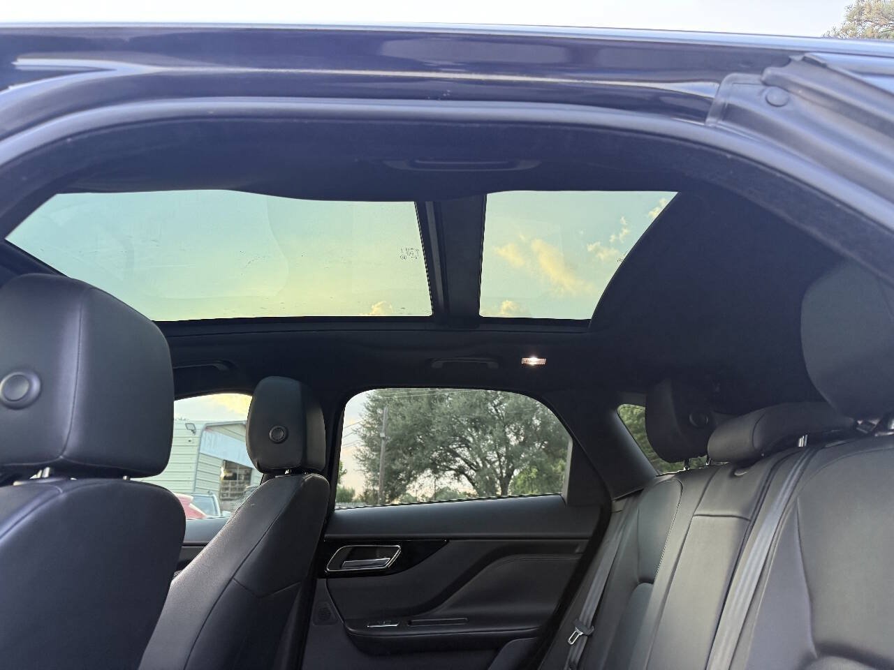 Used 2018 Jaguar F-PACE Premium AWD/4WD image 21