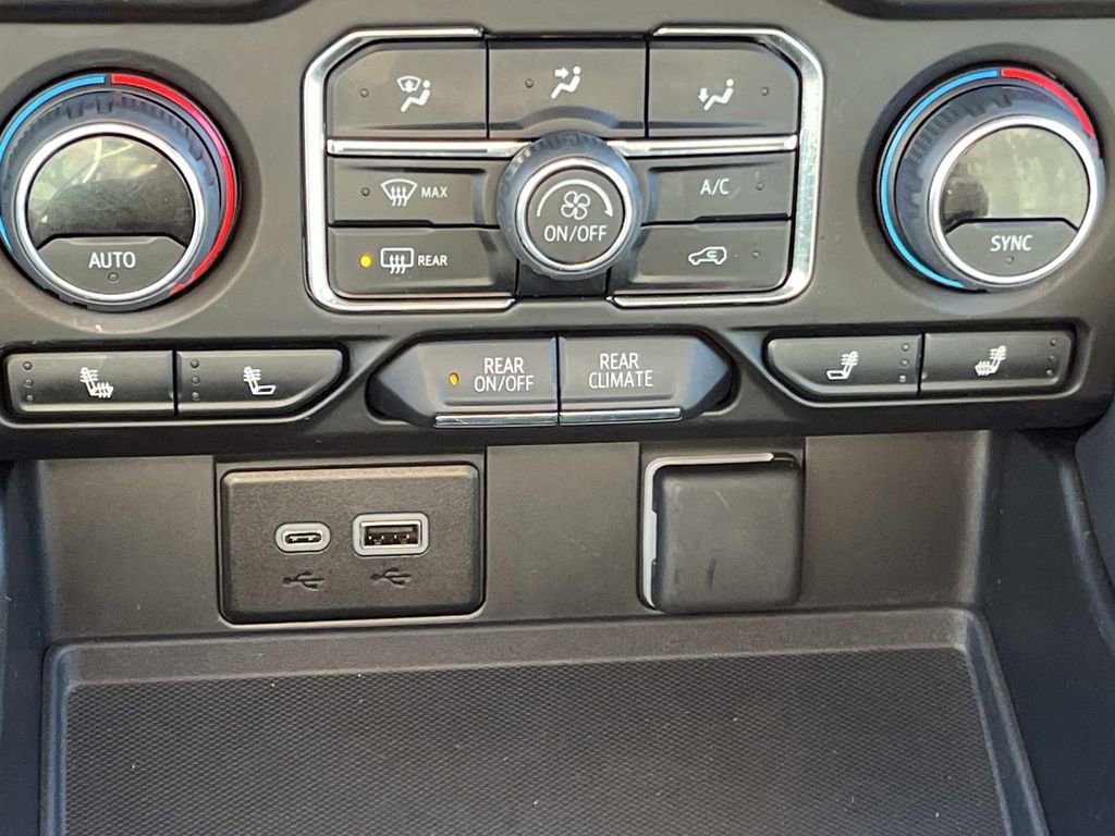 Used 2024 Chevrolet Suburban RST w/ Luxury Package image 27