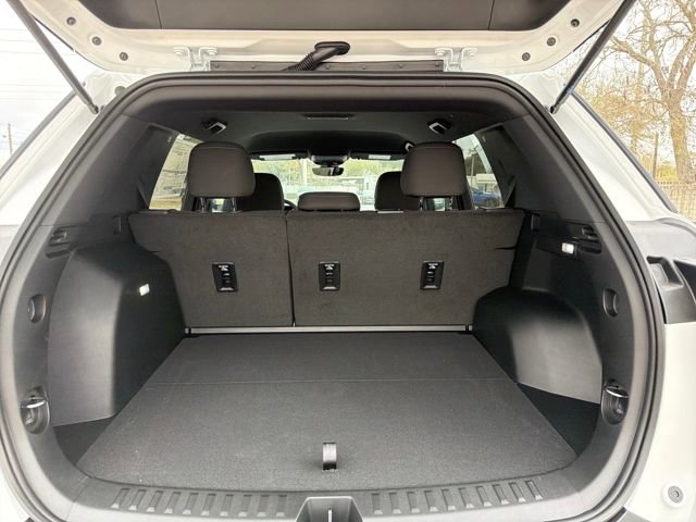 New 2026 Chevrolet Equinox LT w/ Safety and Technology Package FWD image 11