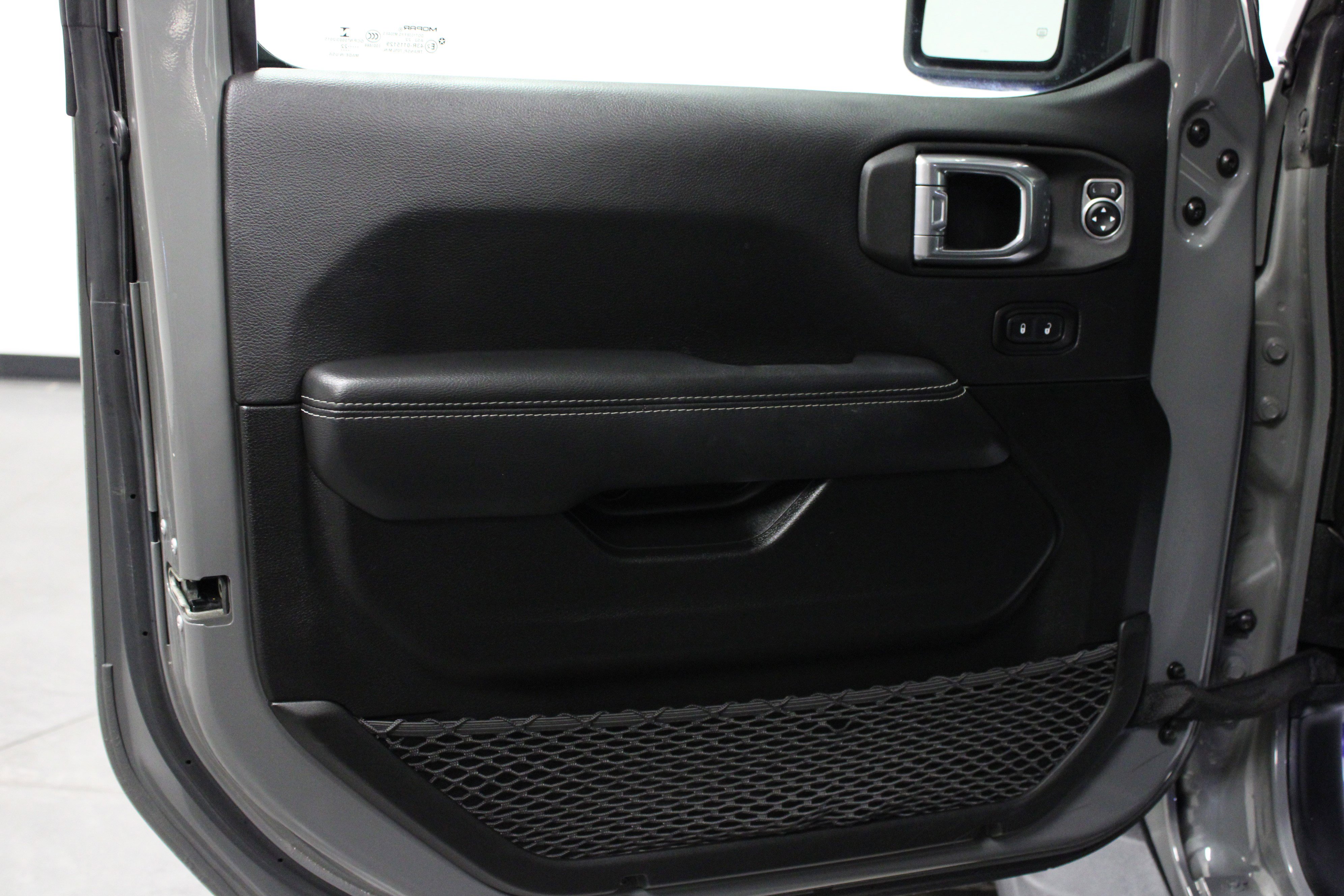 Used 2022 Jeep Wrangler Unlimited Sahara image 11