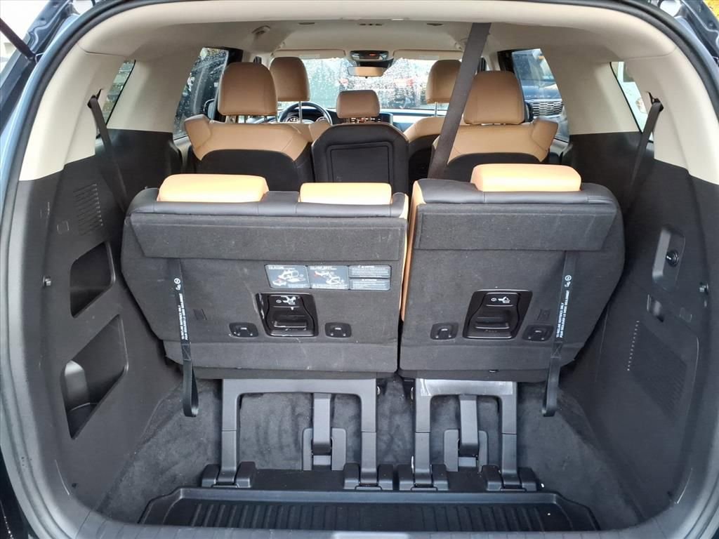 Certified 2023 Kia Carnival LX image 12