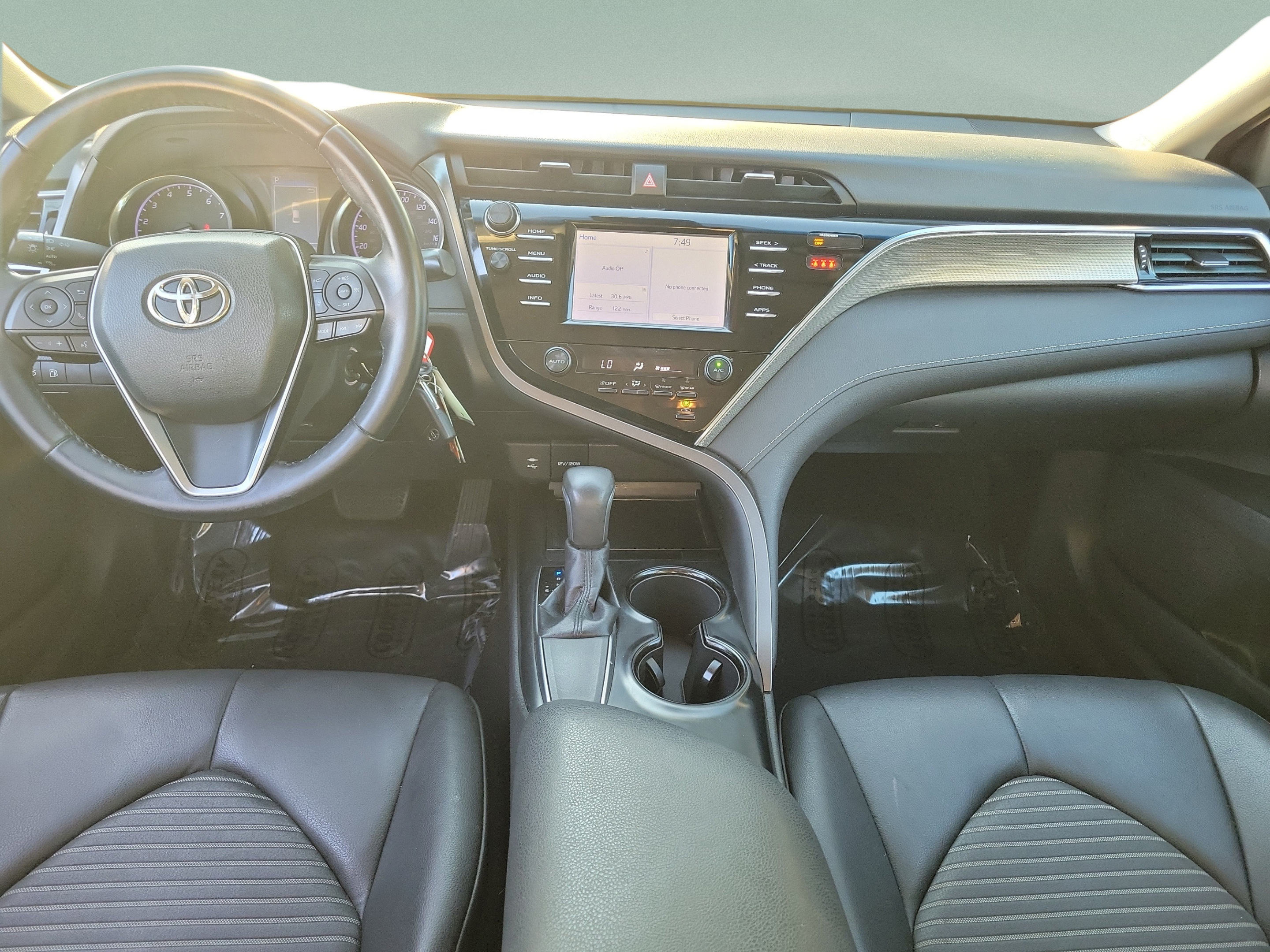 Used 2018 Toyota Camry SE FWD image 10