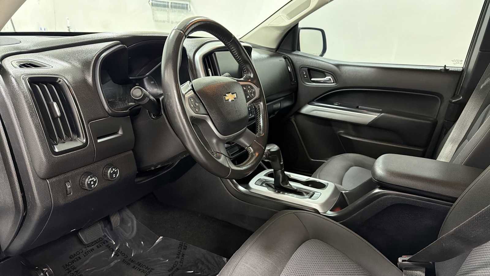 Used 2016 Chevrolet Colorado LT w/ LT Convenience Package image 12