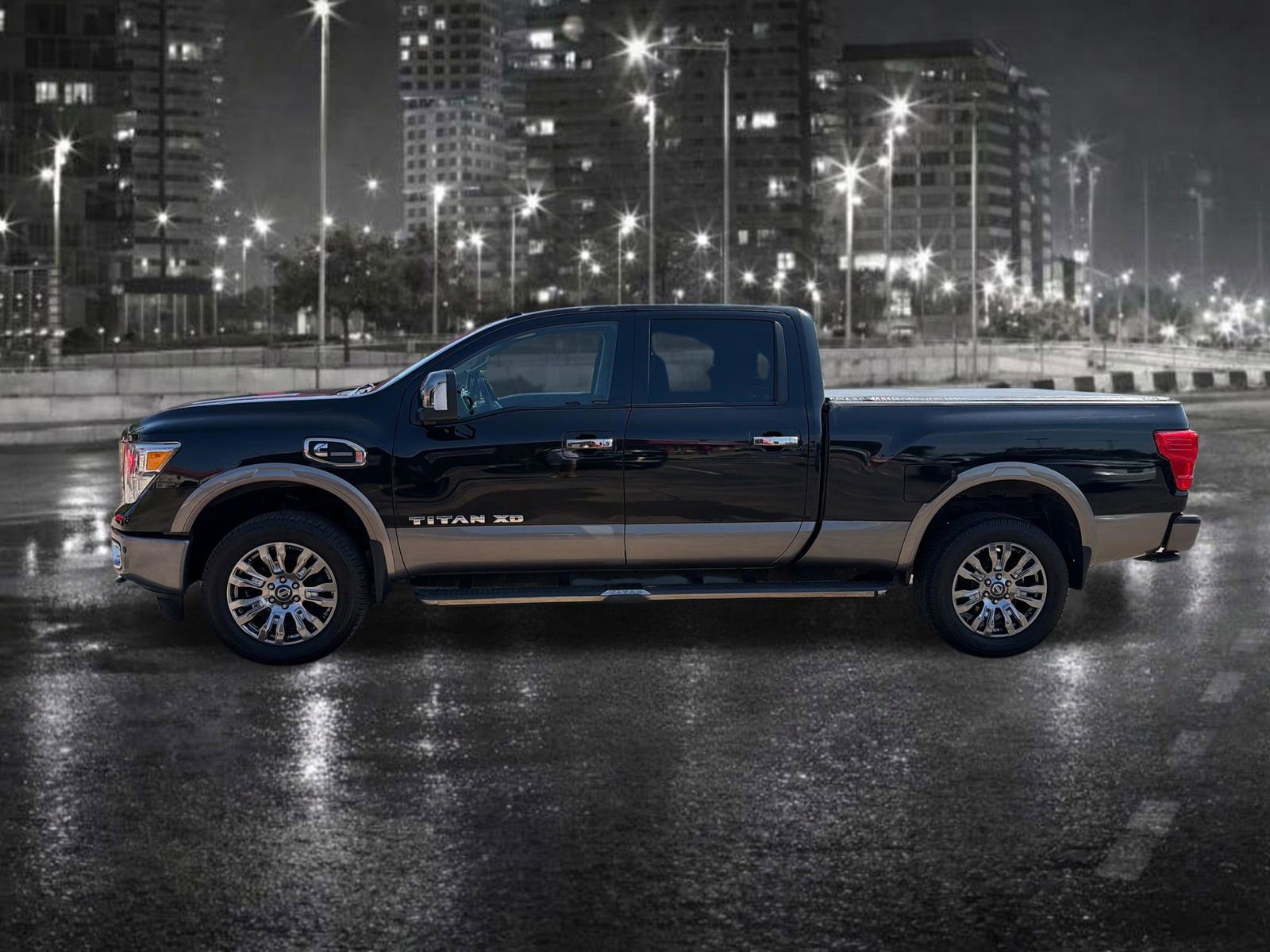 Used 2017 Nissan Titan Platinum Reserve AWD/4WD image 3