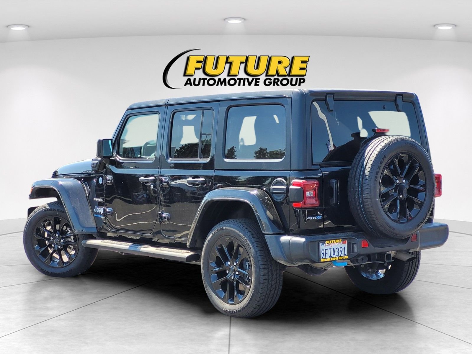 Used 2023 Jeep Wrangler Unlimited Sahara image 7