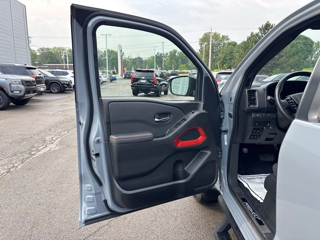 Certified 2024 Nissan Frontier PRO-4X w/ Pro Convenience Package AWD/4WD image 14