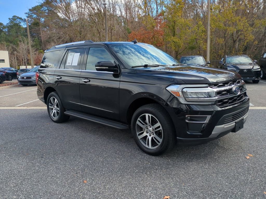 Used 2024 Ford Expedition Limited image 3